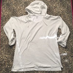 🔵3/$10🔵 White Columbia Hooded Tunic.